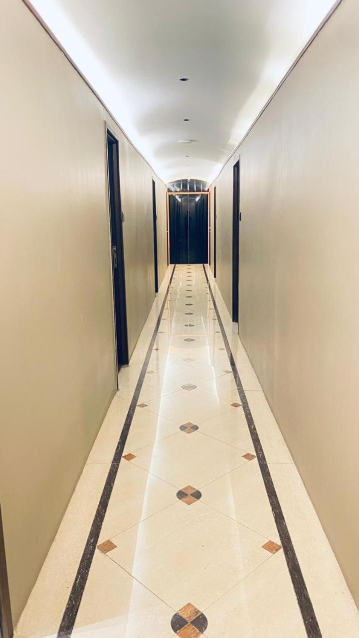 Palm Breeze Hotel - Colaba Bombaj Zewnętrze zdjęcie