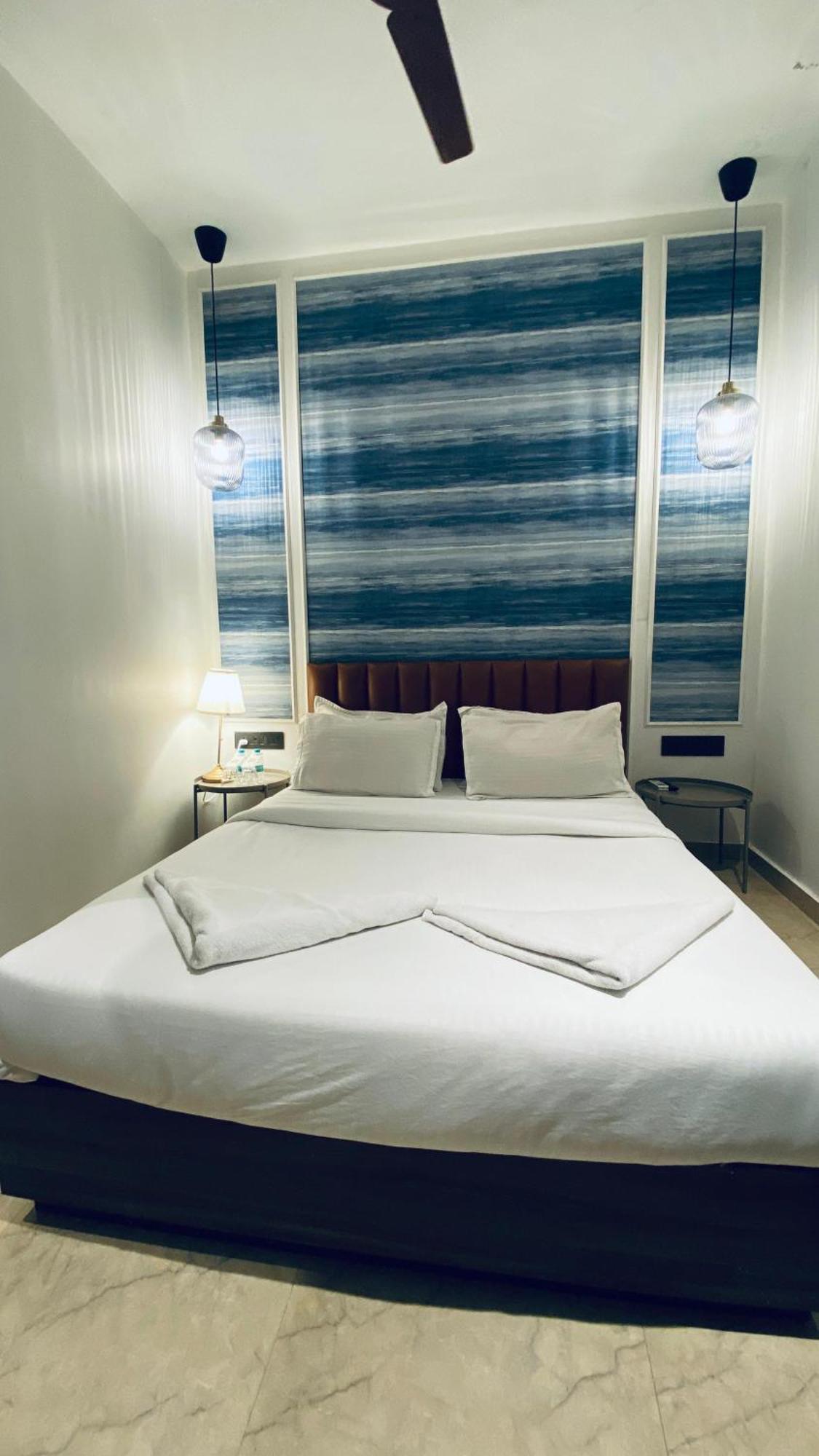 Palm Breeze Hotel - Colaba Bombaj Zewnętrze zdjęcie
